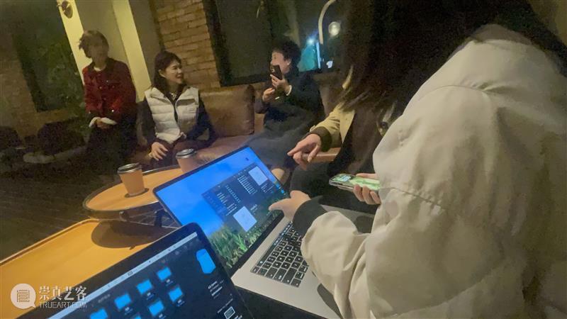 怪东西及舞厅复活计划｜黄译轮值手记 崇真艺客