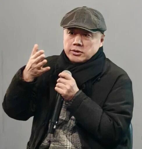 “与美面对面”系列之何金安油画展专场导览暨艺术分享会活动回顾 崇真艺客