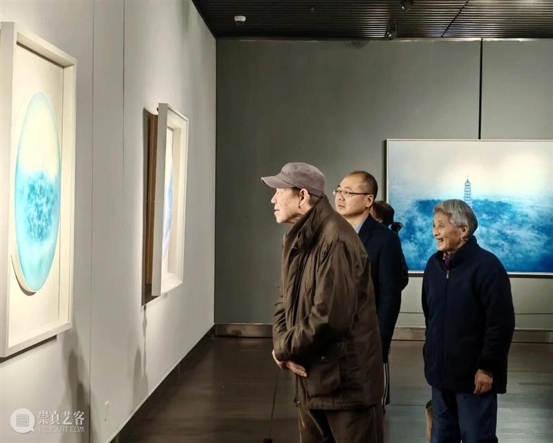 “与美面对面”系列之何金安油画展专场导览暨艺术分享会活动回顾 崇真艺客
