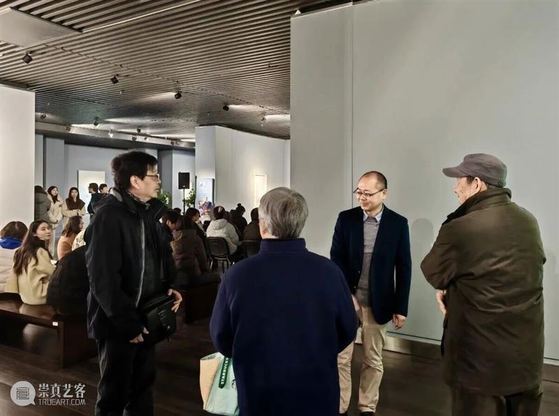 “与美面对面”系列之何金安油画展专场导览暨艺术分享会活动回顾 崇真艺客