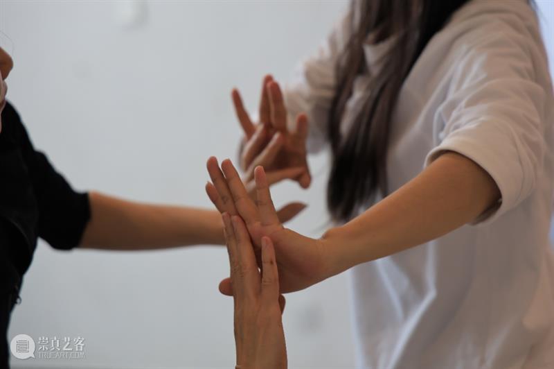 成人研学工作坊 | 用身体写一封信:从身至心,再到信笺的表达 崇真艺客