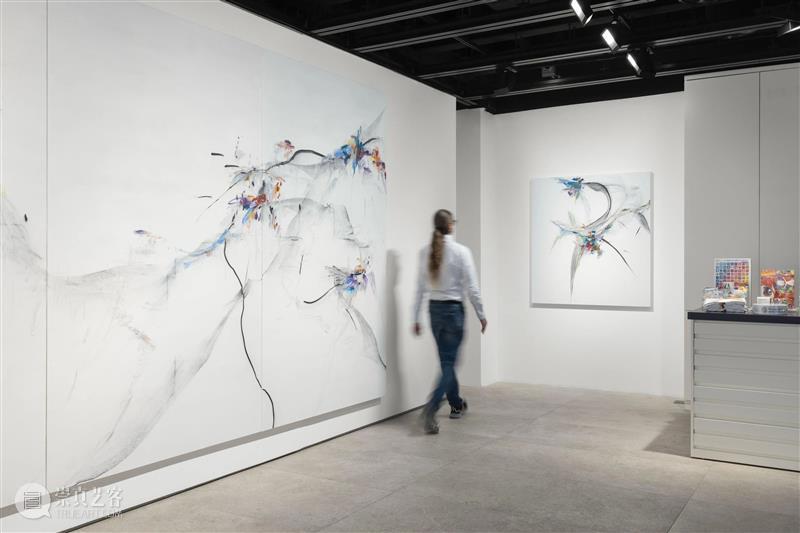 贝浩登迪拜|王茜瑶“漂流岛”:绘画中缓缓展开的时间与节律 崇真艺客