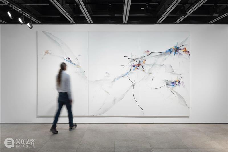 贝浩登迪拜|王茜瑶“漂流岛”:绘画中缓缓展开的时间与节律 崇真艺客