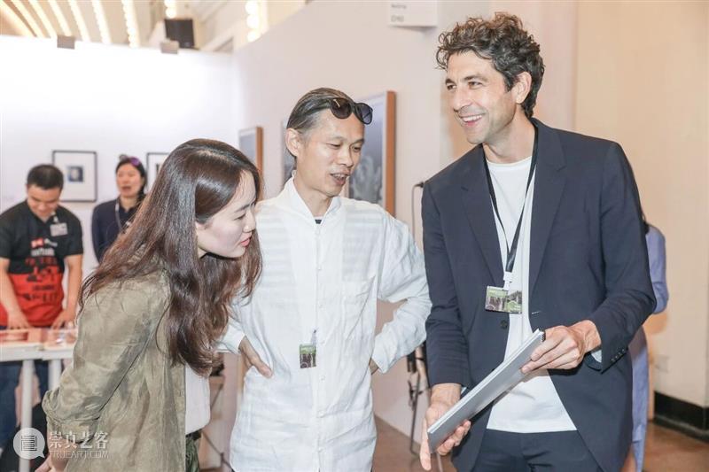 陈维《临时剧场》新书分享与讲座对谈  PHOTOFAIRS 崇真艺客