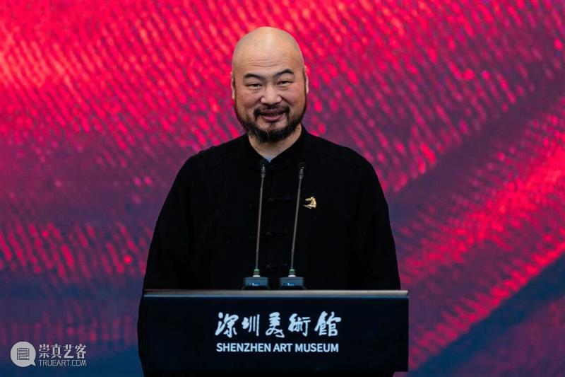 深圳美术馆携手TTF AI创意珠宝，以《征万里》马年胸针开启文化创新合作新篇章 崇真艺客