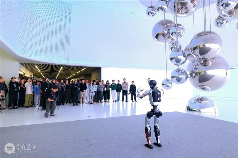 UCCA Lab丨“涌动的未来——AI文明艺术展”在联想北京未来中心正式启幕   崇真艺客