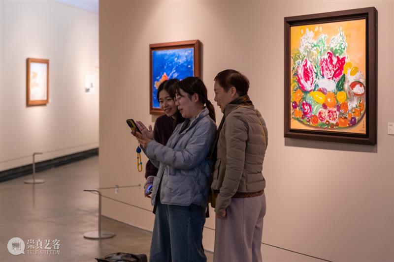 海外华人艺术家个展开展｜ 秋草润心——李芳枝的绘画游牧 崇真艺客
