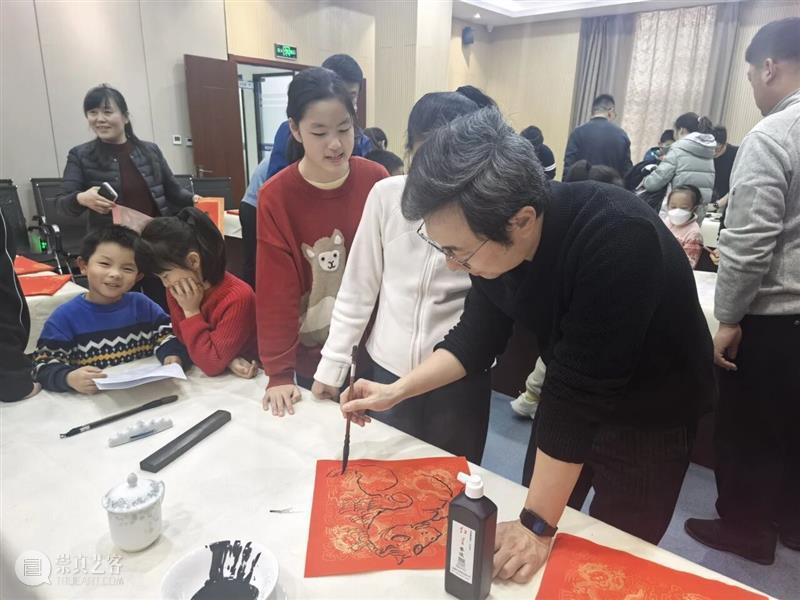 笔墨凝情送福至 艺术暖心迎新春——南京书画院、金陵美术馆开展新春送福活动 崇真艺客