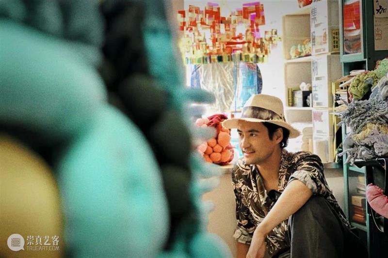 展览预告 | 现在就唱歌：何多苓艺术展  深圳美术馆 崇真艺客