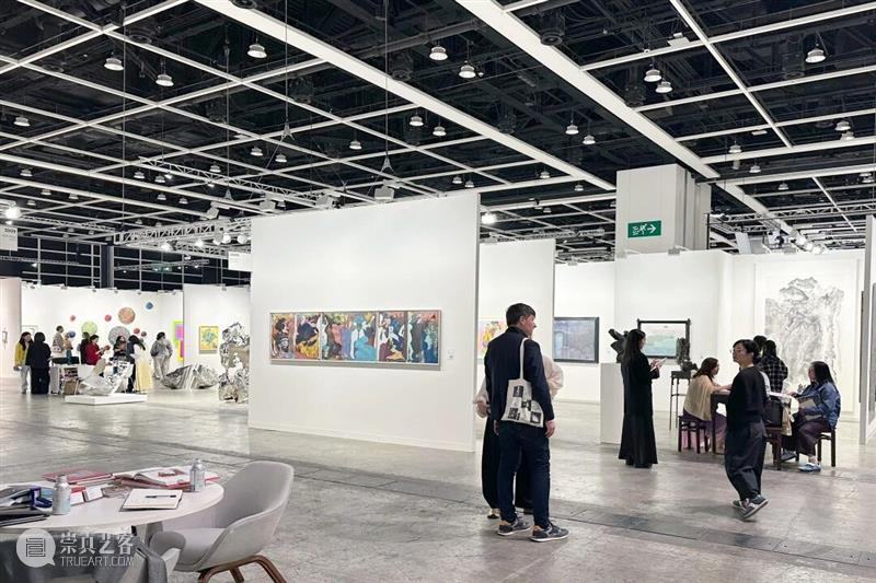 ASE带你看｜在人潮与理性之间：HK Basel 2026 侧写 崇真艺客