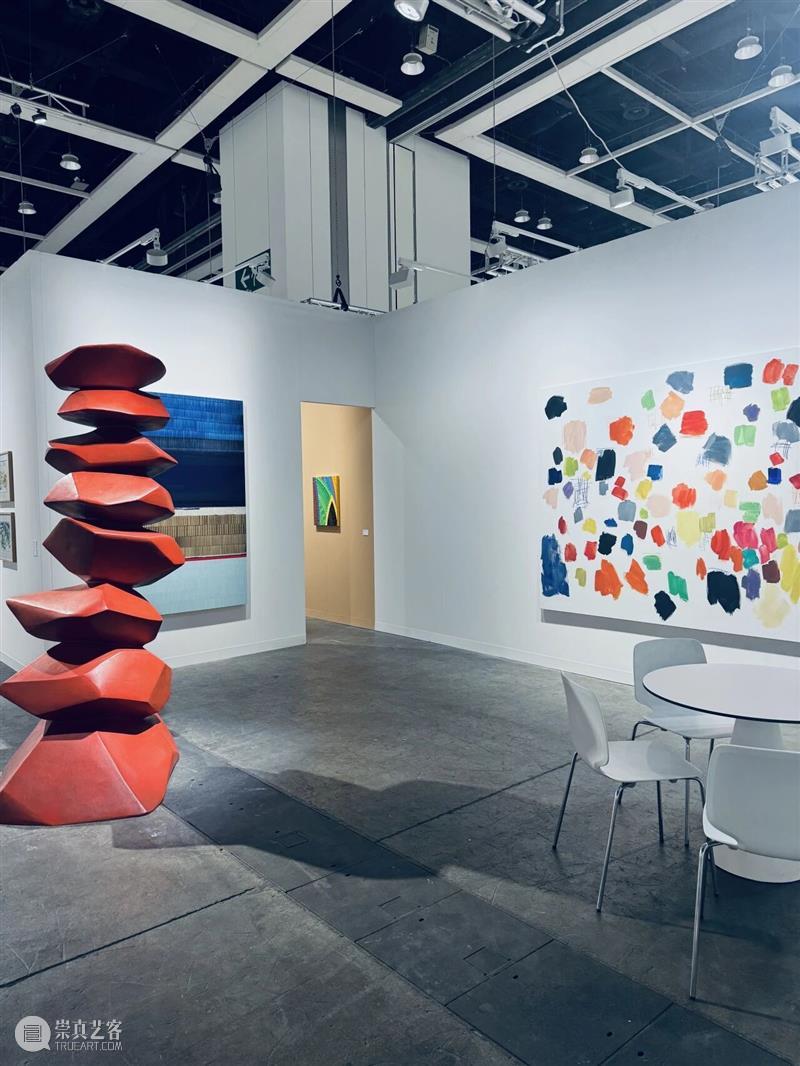 ASE带你看｜在人潮与理性之间：HK Basel 2026 侧写 崇真艺客