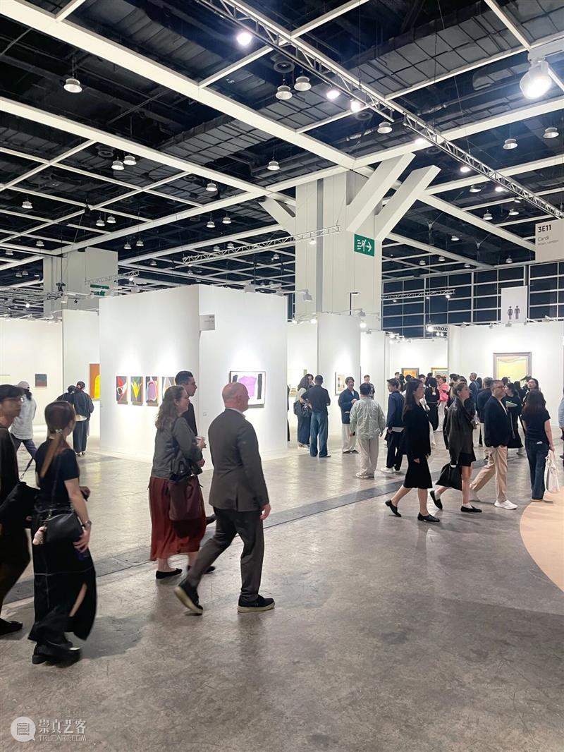 ASE带你看｜在人潮与理性之间：HK Basel 2026 侧写 崇真艺客