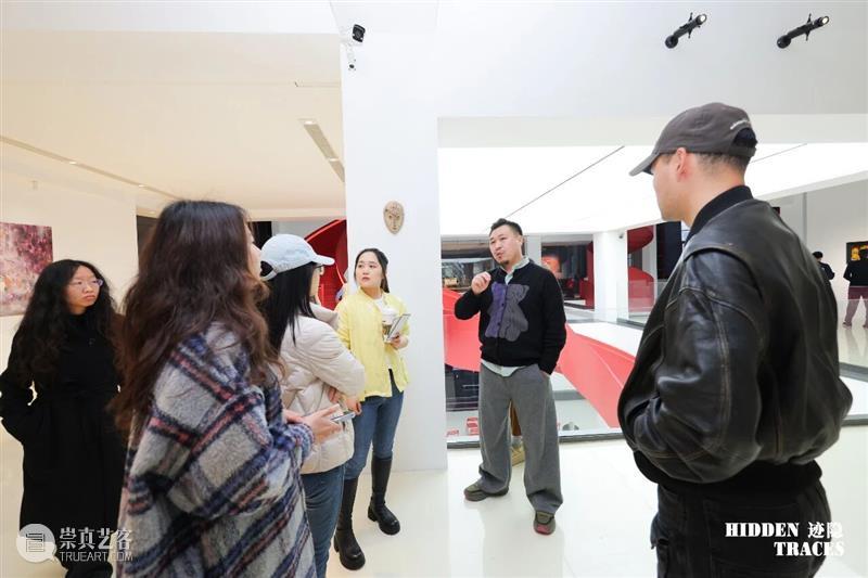 YOUNG现场｜王嘉闻个展“迹隐”于上海开幕 崇真艺客
