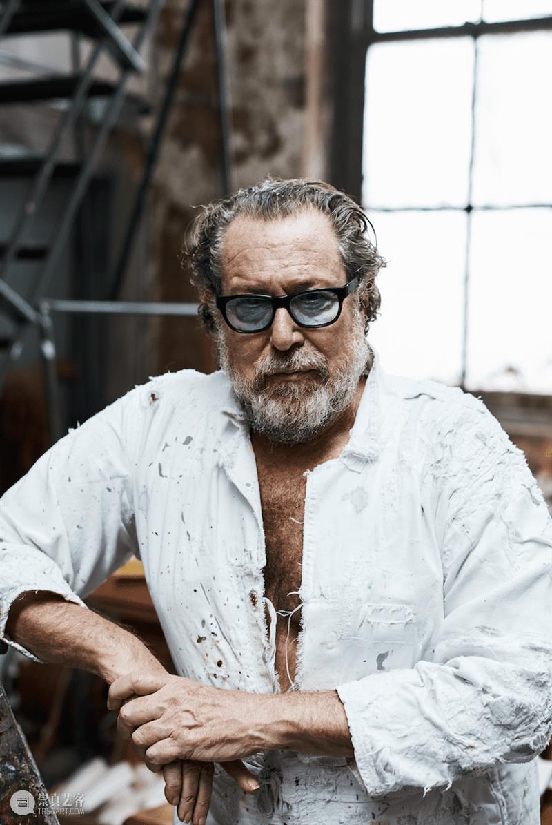 《PaperCity》封面故事｜“瓷盘绘画”与《但丁之手》——Julian Schnabel 的跨媒介实践与时间叙事 崇真艺客