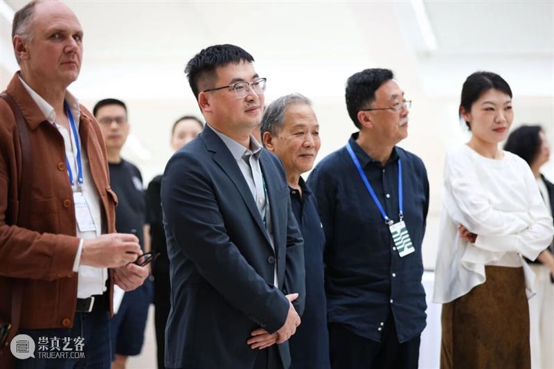 中欧抽象笔触的跨文化对话开启 崇真艺客