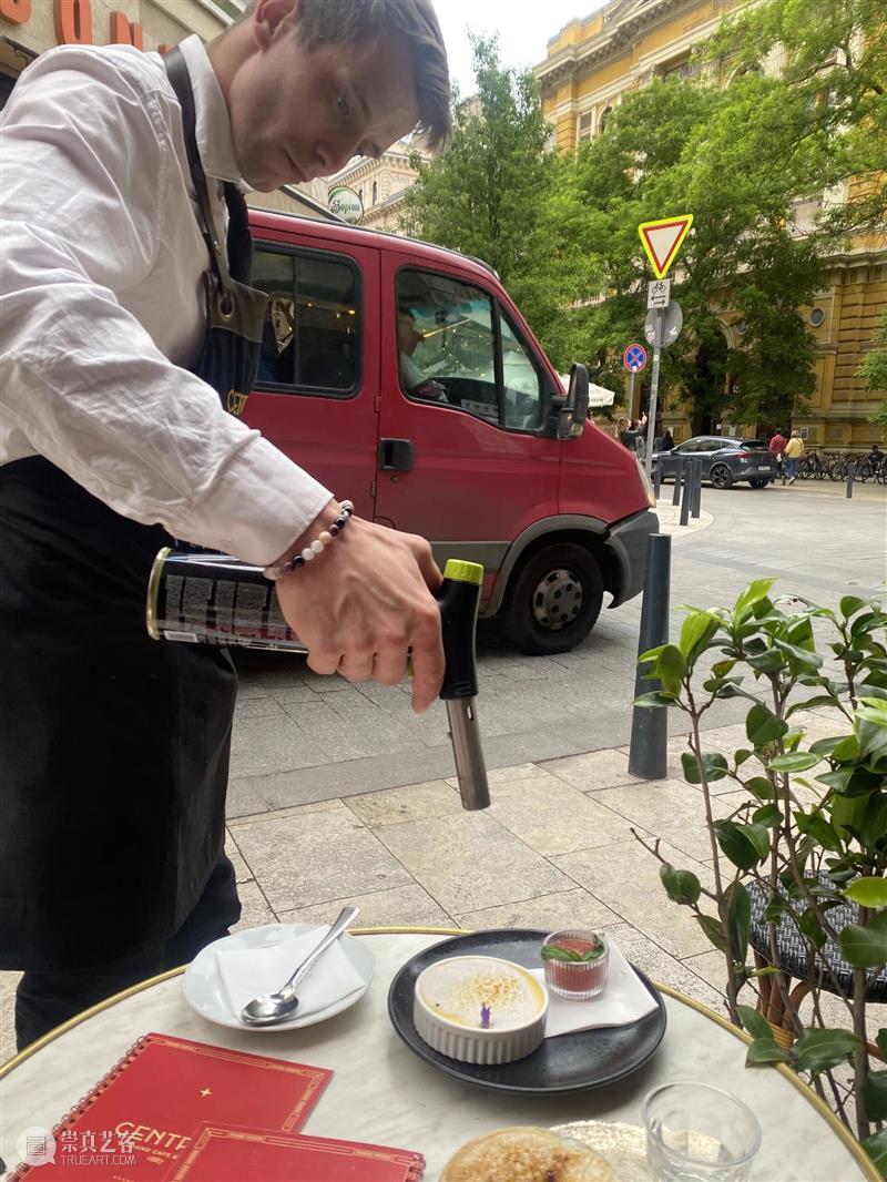 向两位匈牙利诺贝尔文学奖得主——伊姆雷·凯尔泰斯与拉斯洛·克拉斯诺霍尔卡伊，致敬的咖啡廳?～ 崇真艺客