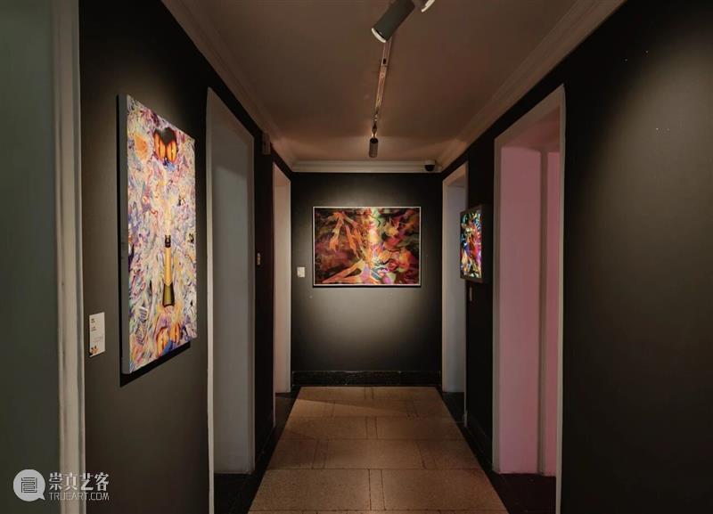 【SPURS 艺术家】王加加 X 朱珠特别项目“Bar Painkiller”正在三里屯外交公寓展出 崇真艺客