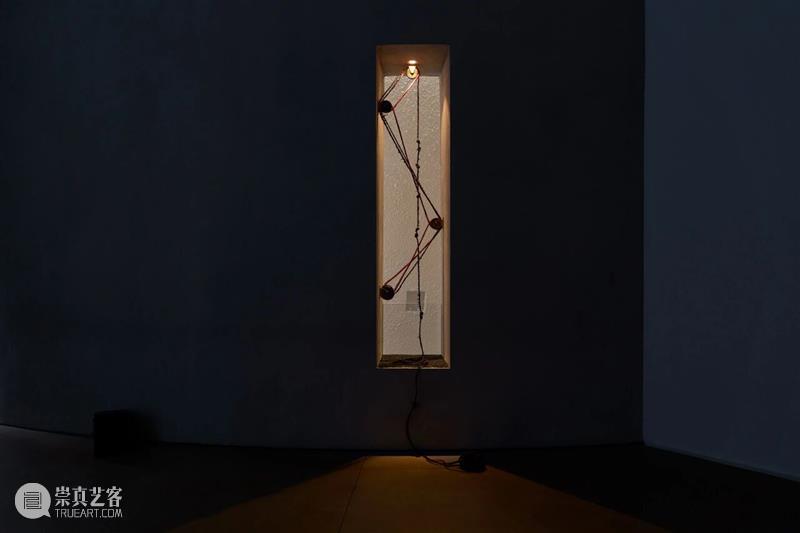 阅读｜群展“取火”：任莉莉，指向生成，也指向消逝 崇真艺客