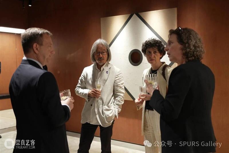 黄锐个展“非常名”正在圣罗兰北京右岸展出 崇真艺客