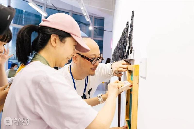 让「光」照进日常｜「遇见光语者」公共艺术展启幕上海晶耀虹桥 热点聚焦  艺术家刘毅 「光语者」系列公共艺术展 上海晶耀虹桥 崇真艺客