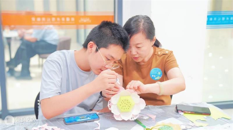 公教活动回顾 | 大暑限定手作——DIY 荷花灯太治愈啦！ 崇真艺客