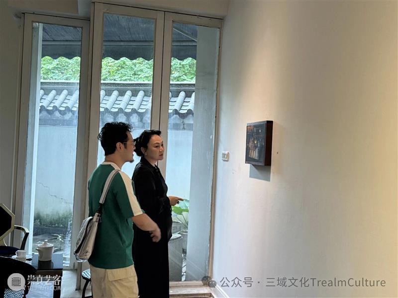 走進「空間」如翻開書頁，它向你講述着；你也通過視覺感受著?；這里有奇想、有超經驗、有你能想到及無法想到的那些邊界～ 崇真艺客
