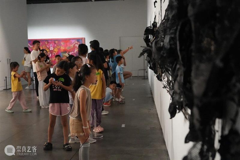 MOCA 观展 No.2 | 揉碎、重织、新生：7位艺术家写给“纸”的当代情书！ 崇真艺客