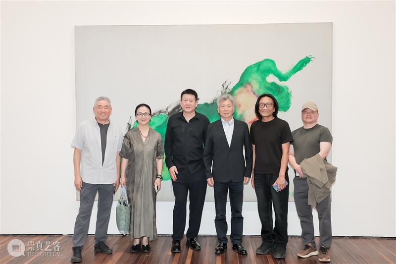 周春芽大型个展“山石、园林、桃花、绿狗”于松美术馆隆重开幕! 崇真艺客