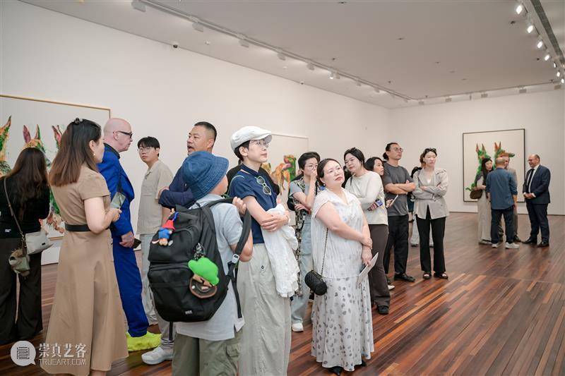 周春芽大型个展“山石、园林、桃花、绿狗”于松美术馆隆重开幕! 崇真艺客
