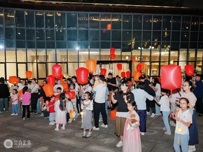 有“圆”千灯来相会,悦见月色趣盐美! 崇真艺客